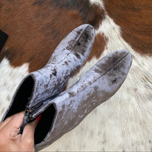 Kendall + Kylie Velvet Studded Blythe Boots 7 - Picture 8 of 13